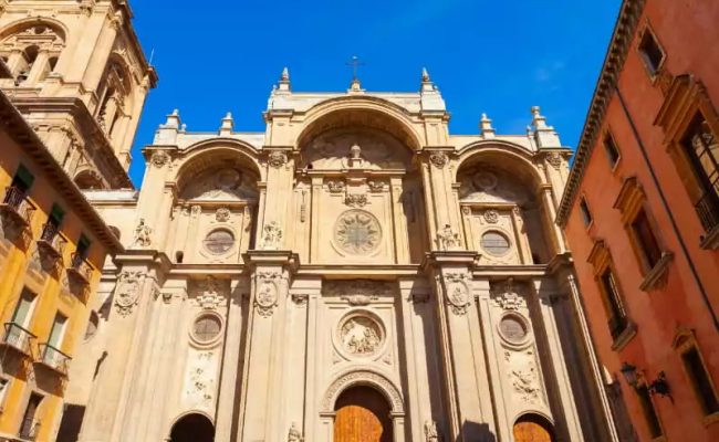 Descubre-los-secretos-de-la-Catedral-de-Granada